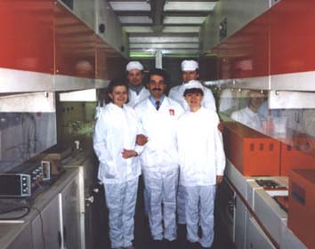 lab.jpg (22997 bytes)